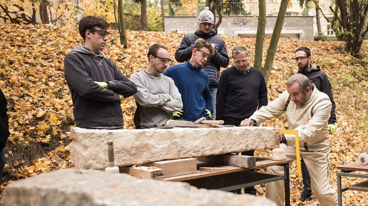 Jak postavit schodiště: Řemeslný workshop na Fakultě stavební ČVUT v Praze