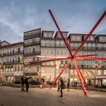 Hvězda, co spadla přímo na náměstí, podněcuje fantazii lidí. Foto: Fernando Guerra, FG+SG 