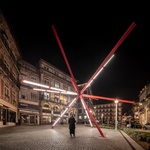Hvězda, co spadla přímo na náměstí, podněcuje fantazii lidí. Foto: Fernando Guerra, FG+SG 