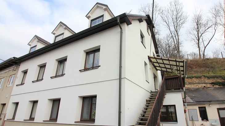 Dům u skály - zdroj: Mydvaarchitekti www.mydvaarchitekti.cz Jak mladí architekti plánovali přestavbu domu u skály