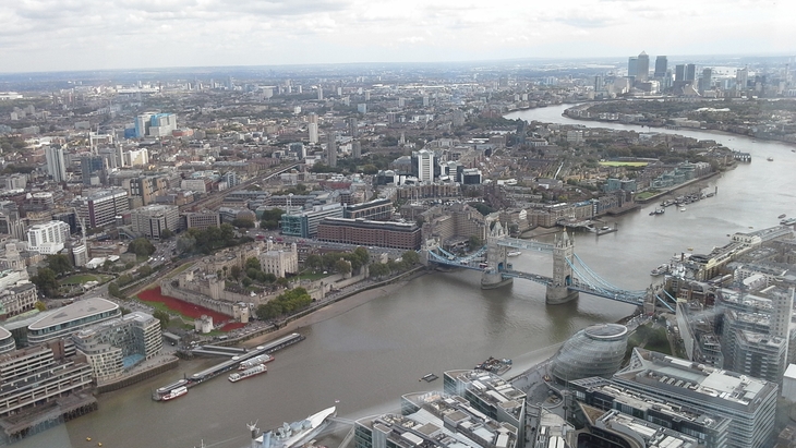 Tower Bridge z mrakodrapu The Shard - nejvyšší budovy Evropy