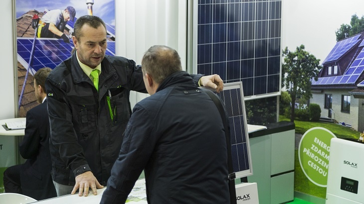 Perspektivy střešní fotovoltaiky na veletrhu úspor energií SOLAR PRAHA 2019