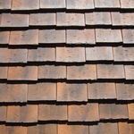 Díky keramickému fasádnímu systému lze vytvořit dům jako jednu hmotu, lze ho totiž použít i na střechu