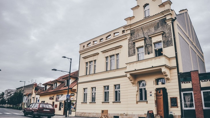 Citlivá rekonstrukce udělala ze secesní vily v Poděbradech pasivní dům Citlivá rekonstrukce udělala ze secesní vily v Poděbradech pasivní dům
