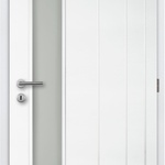 Bezpečnostní dveře od společnosti Masonite mají prvotřídní vlastnosti, moderní design a mohou být i prosklené. Na obrázku jsou bílé profilované dveře Masonite BORDEAUX VERTIKA.