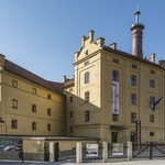 Centrum stavitelského dědictví se nachází v hospodářských budovách bývalého cisterciáckého kláštera. Hlavní expozici pak najdeme v budově bývalého pivovaru, který je zrekonstruovaný do podoby z konce 19. století.