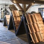 Část expozice věnovaná střešním krytinám.