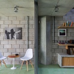 Úzkou parcelu dokonale zabydleli. Architekti vymysleli levná řešení Foto: Pedro Napolitano Prata