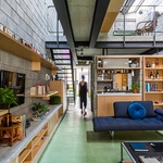 Úzkou parcelu dokonale zabydleli. Architekti vymysleli levná řešení Foto: Pedro Napolitano Prata