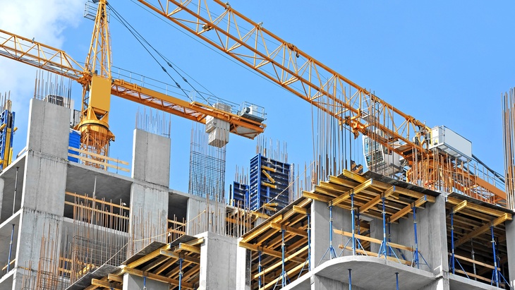 Počet zahájených staveb bytů do dubna vzrostl o 83 procent