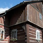 Tady bývala před první válkou Beranova Hospoda pod Lipami. Podaří se jí zrekonstruovat a vytvořit zde infocentrum a muzeum specifické lidové kultury Českodubska? © o.s. Dubáci, www.dubaci.cz