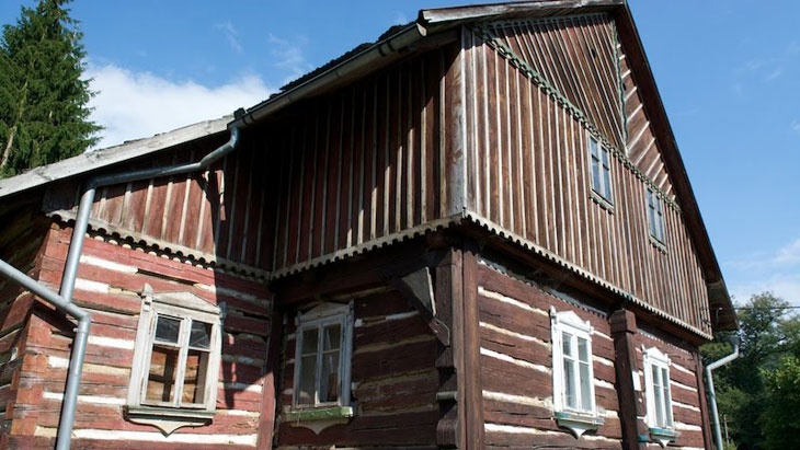 © o.s. Dubáci - dubaci.cz, Beranova roubená hospoda Pod Lipami Zchátralý hostinec na Českodubsku chtějí přeměnit na muzeum