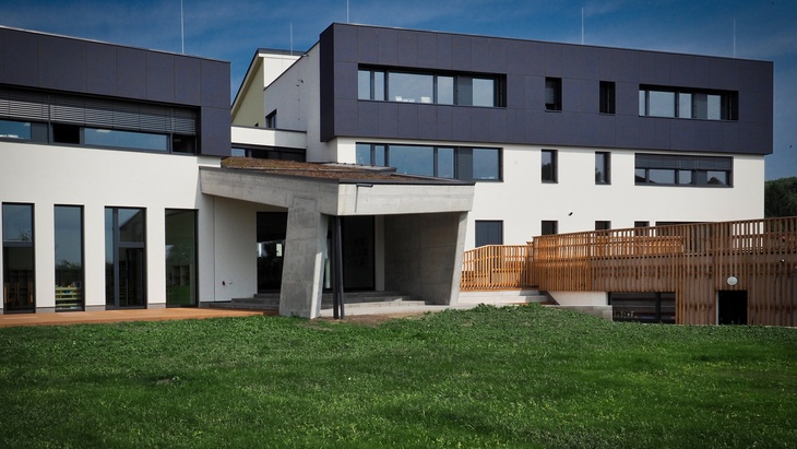 Pasivní přístavba Základní školy Kněžmost Pasivní přístavba Základní školy Kněžmost