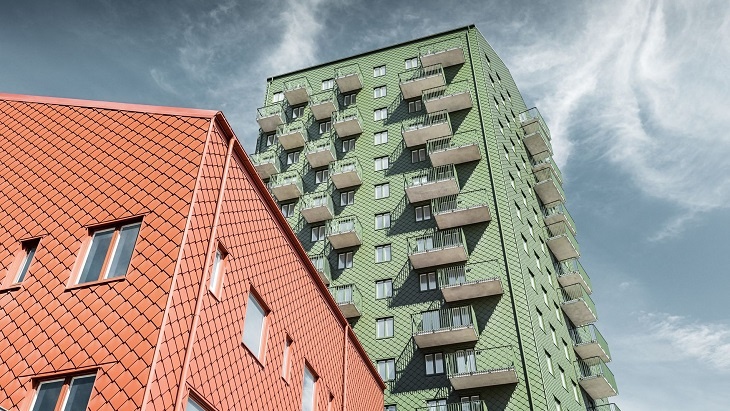Nové výškové budovy ve švédském Göteborgu s barevnými hliníkovými fasádami