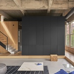 Ze staré autodílny vykouzlili moderní loftový byt Foto: Mike Schwartz Photography