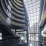 Nejvyšší atrium světa vyrůstá z podzemí a podpírá nebesa Foto: Hufton+Crow