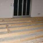 V obývacím pokoji byla nová dřevěná podlaha položena klasickým způsobem