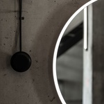 Moderní loft vznikl ve staré bratislavské továrně. Šedivý ale útulný Foto: Lousy Auber
