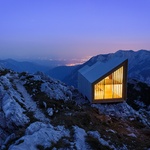 Turisté, kteří doputovali až k hoře Skuta si mohou užívat okolní pohledy nepřetržitě ve dne i v noci