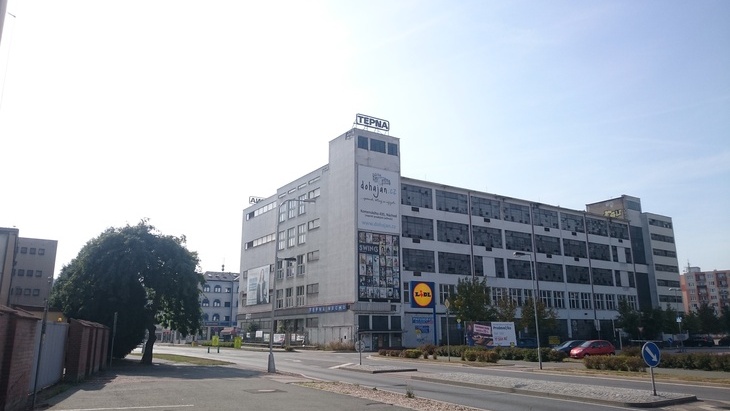 Jedna z mála pozůstalých budov Tepny, velká továrna v srdci města prodělala dramatický vývoj Jedna z mála pozůstalých budov Tepny, velká továrna v srdci města prodělala dramatický vývoj