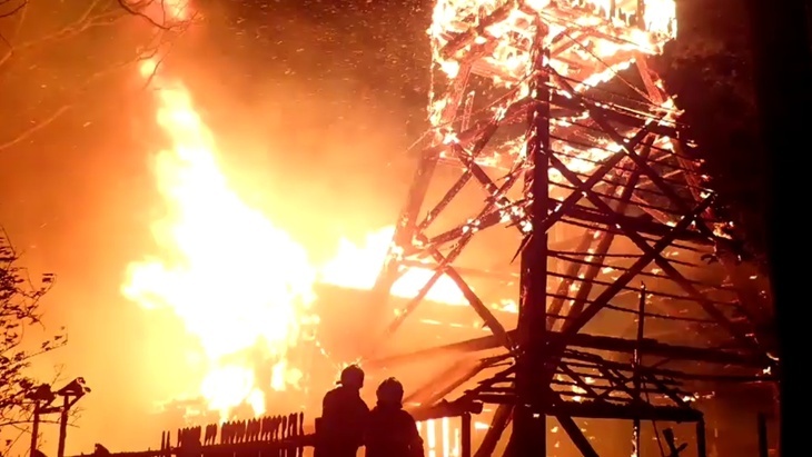 Požár kostela Božího těla v Třinci, zdroj: HZS Moravskoslezského kraje Požár kostela Božího těla v Třinci, zdroj: HZS Moravskoslezského kraje