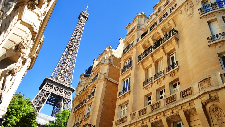 Eiffelova věž byla otevřena před 125 lety