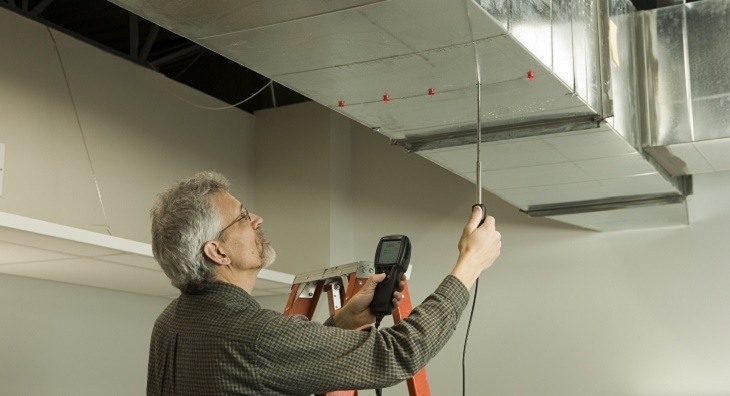 Měření průtoku s termickým anemometrem v potrubí