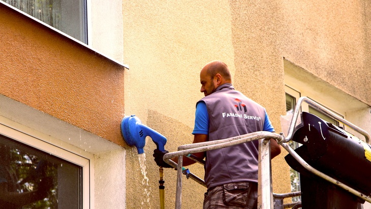 Poznáte, kdy fasádě stačí renovace a kdy ji musíte udělat novou? Poznáte, kdy fasádě stačí renovace a kdy ji musíte udělat novou?