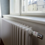 Zehnder Charleston - snadná údržba, stálý výkon a o 35 % vyšší podíl sálavého tepla Fotografie: Jiří Vaněk / Zehnder