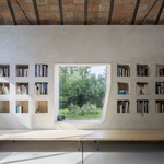 Z cihlárhy v Čachticích je rodinný dům. Původní cihly využili architekti netradičně na střeše Foto: Tomáš Manina