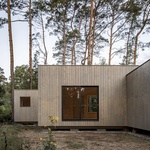 Les s okny, která vedou do domu. Moderní symbiotické eko-bydlení Foto: César Béjar Zdroj: Zeller & Moye