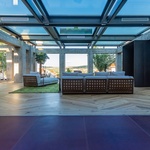 Měli u domu nevzhledné betonové sloupořadí. Vyčarovali z něj elegantní přístavbu Foto: Fitim Mucaj