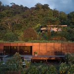 České architekty navrhly moderní tropickou vilu v Kostarice Foto: BoysPlayNice