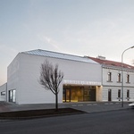 Městská hala Modřice - Vojtěch Sosna, Jakub Straka, Jáchym Svoboda, Atelier bod architekti a hlavní inženýr projektu Ing. Jan Svoboda  
