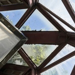 Konstrukční detail pláště budovy v rohovém setkání. Foto Tomáš Kovařík