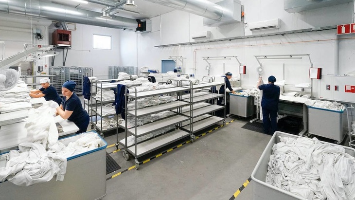 Služba pronájmu pracovního oblečení pomáhá snížit uhlíkovou stopu Služba pronájmu pracovního oblečení pomáhá snížit uhlíkovou stopu