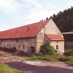 Dřevěná archa: Nevzhledné JZD se změnilo na ekologickou farmu Foto: akad. arch. Aleš Brotánek, ABateliér