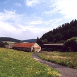 Dřevěná archa: Nevzhledné JZD se změnilo na ekologickou farmu Foto: akad. arch. Aleš Brotánek, ABateliér