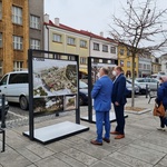Soutěžní návrhy jsou vystavené na náměstí v Náchodě, foto: Město Náchod