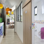 Školky ze dřeva, které lze přestěhovat. Když architekti navrhují šetrné a zdravé stavby pro děti  Foto: KOMA MODULAR