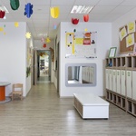 Školky ze dřeva, které lze přestěhovat. Když architekti navrhují šetrné a zdravé stavby pro děti  Foto: KOMA MODULAR