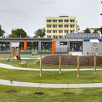 Školky ze dřeva, které lze přestěhovat. Když architekti navrhují šetrné a zdravé stavby pro děti  Foto: KOMA MODULAR
