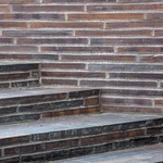 Cihla, kámen, dřevo. Základními materiály vyjádřili architekti při stavbě vily vše potřebné  Foto:  Julian Weyer