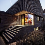 Cihla, kámen, dřevo. Základními materiály vyjádřili architekti při stavbě vily vše potřebné  Foto:  Julian Weyer